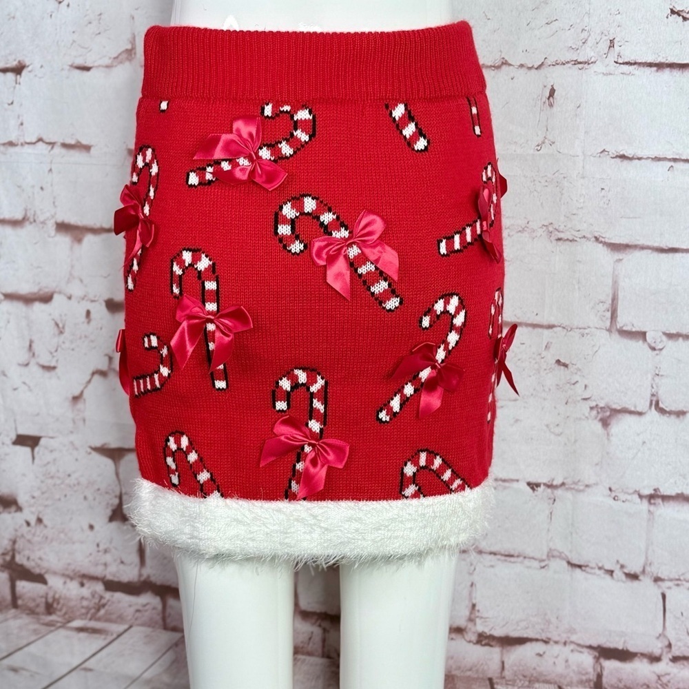 Christmas Red Knit Candy Cane Mini Skirt M Red Knit Red Bows Size Medium NWT - Picture 6 of 15